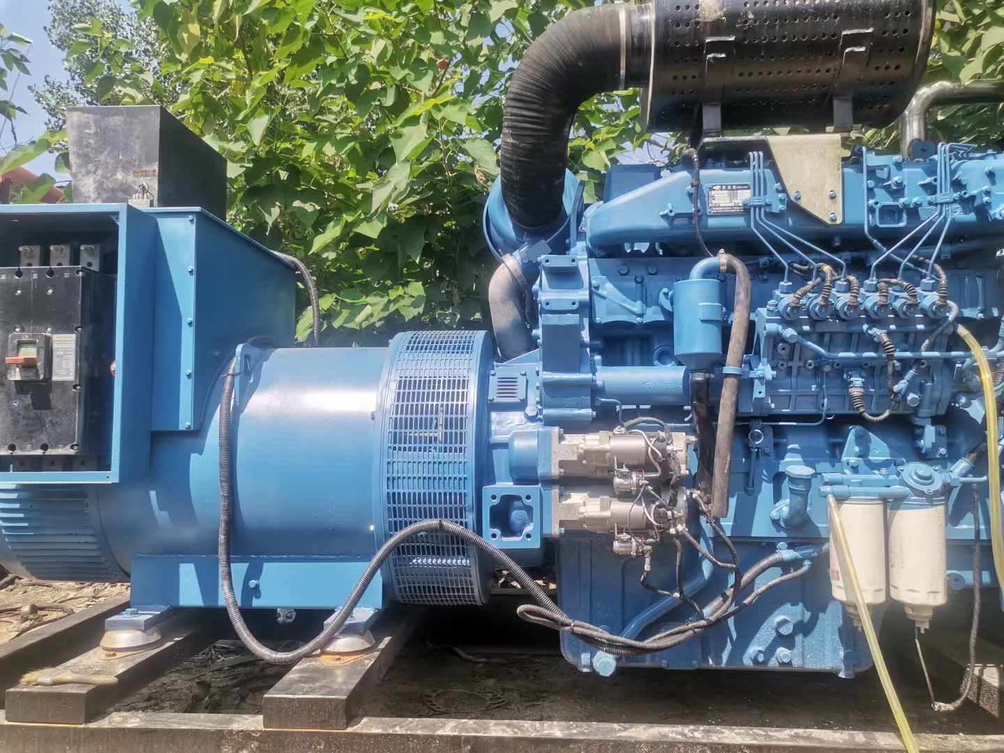 七里河详细说明降低 800kW 柴油发电机输出电流波动的方法